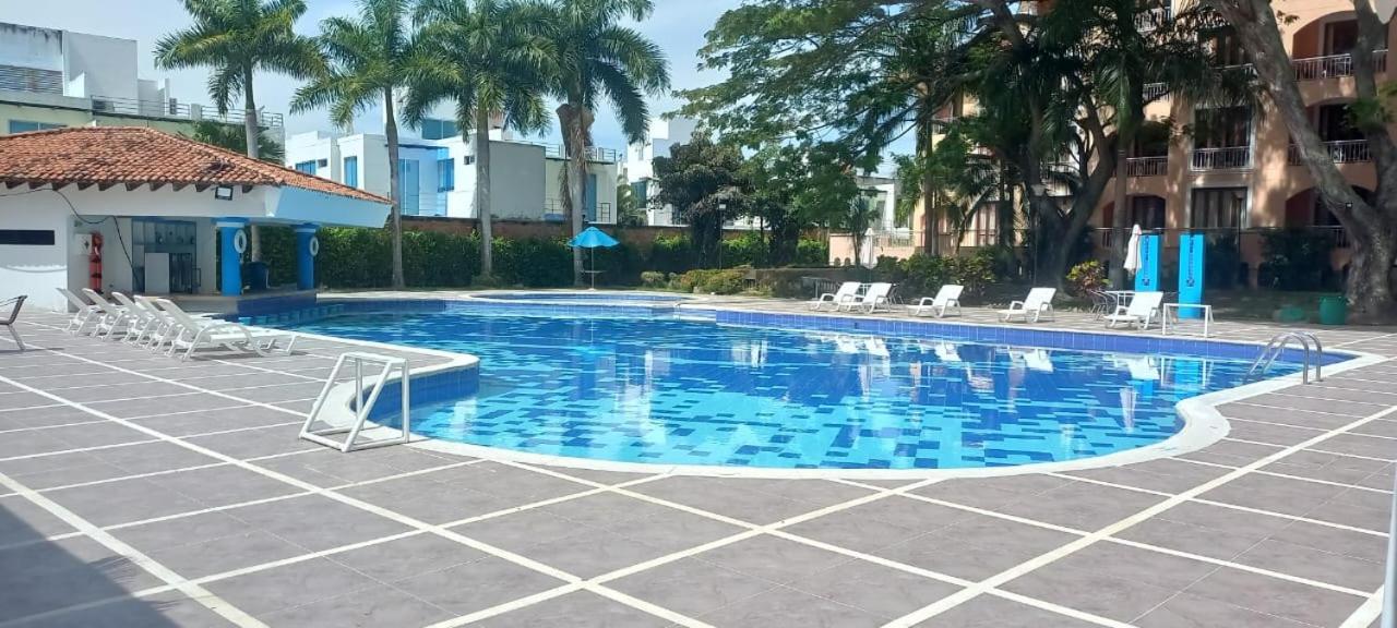 Hotel Penon Suites Хирардот Екстериор снимка