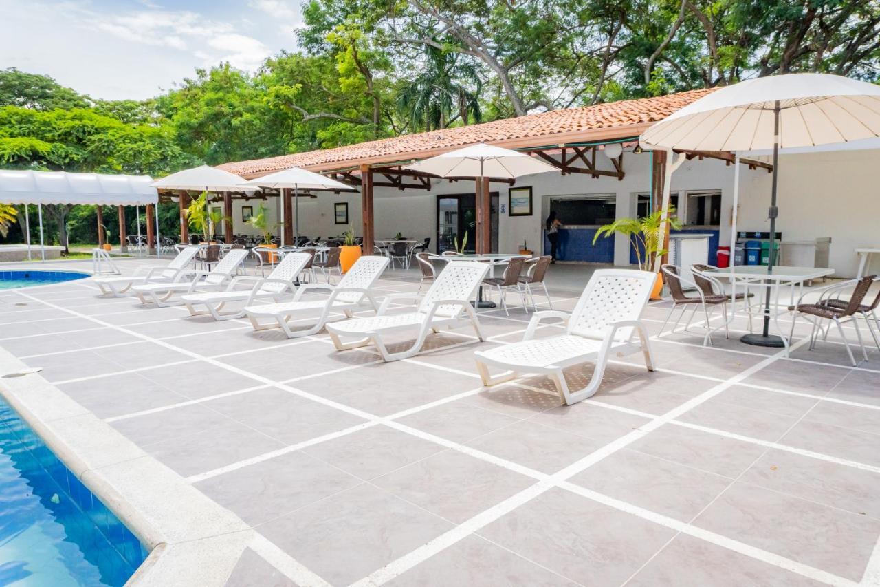 Hotel Penon Suites Хирардот Екстериор снимка