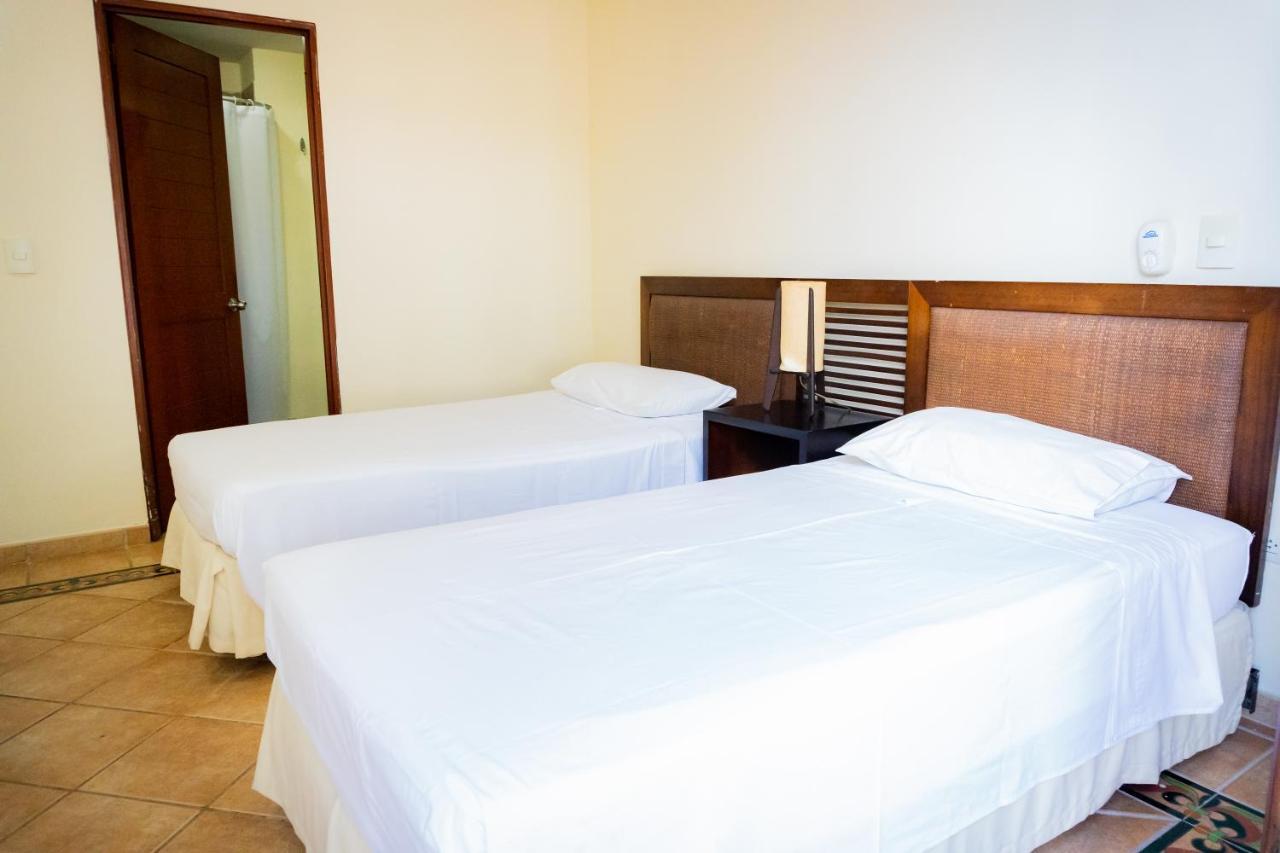 Hotel Penon Suites Хирардот Екстериор снимка